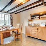 4 Bed In Oc-wa308 * Sleights